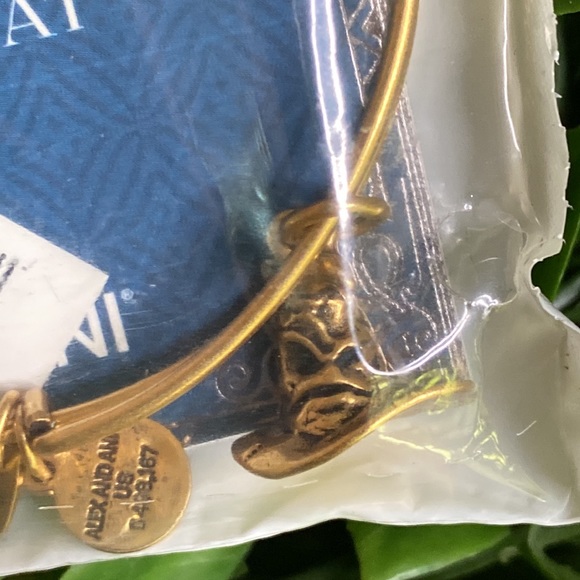 Alex and Ani Harry Potter Hogwarts Sorting Hat Adjustable Gold Tone Bangle 🧙♀️ - Picture 7 of 10